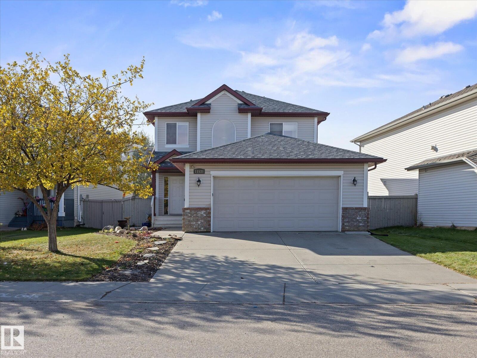 Property Photo:  11531 11 Avenue SW  AB T6W 1W7 