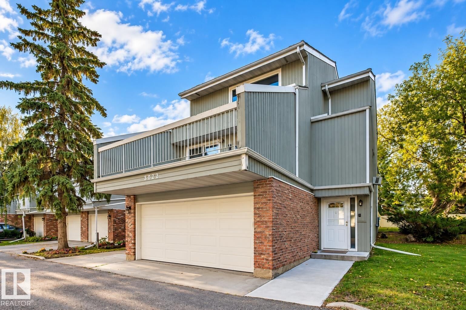 Property Photo:  3022 108 Street NW  AB T6J 3S6 