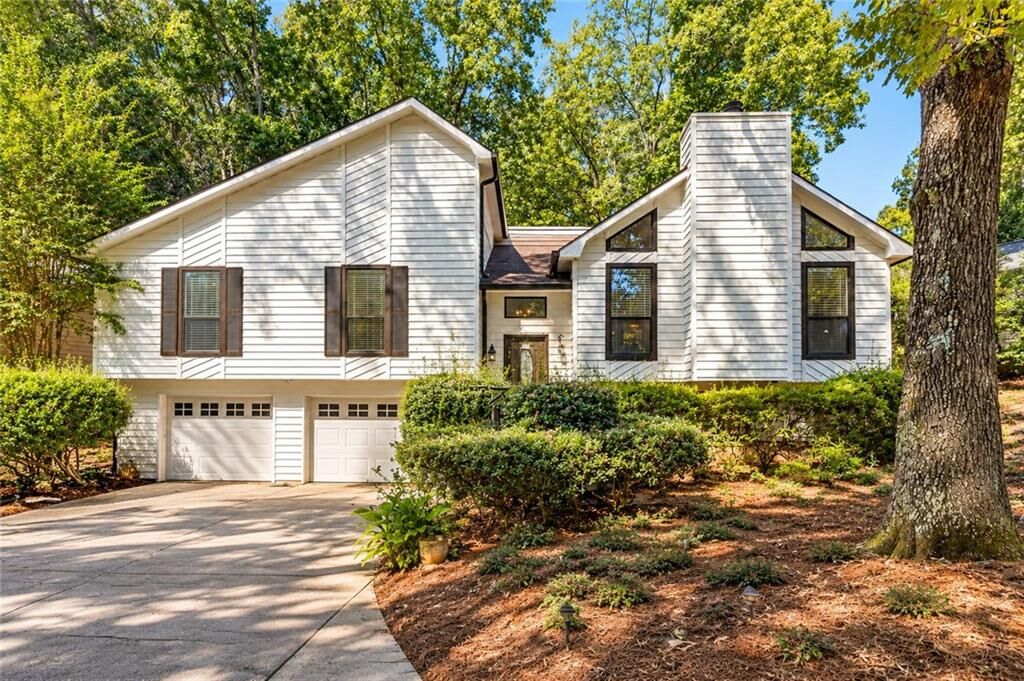Property Photo:  8555 Colony Club Drive  GA 30022 