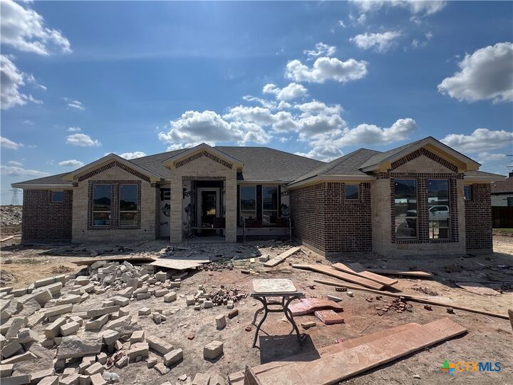 Property Photo: 1325 Flint Ridge TX 76571