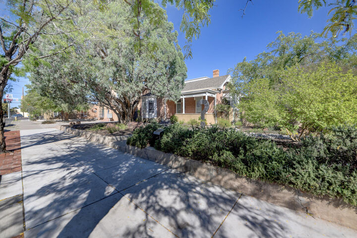 Property Photo:  909 Copper Avenue NW  NM 87102 