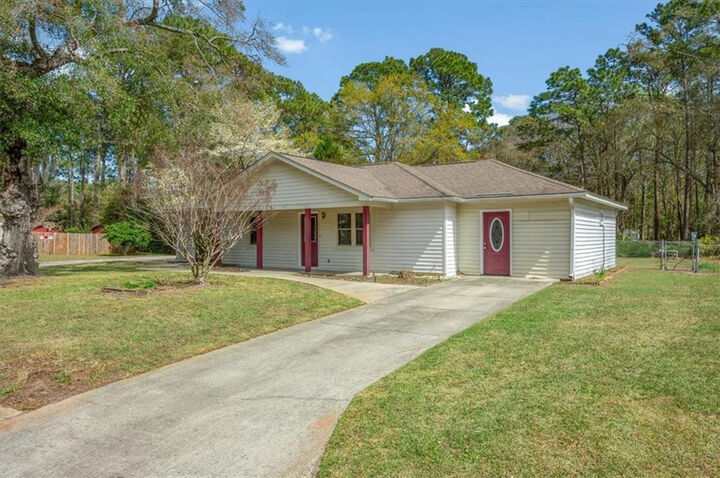 Property Photo:  122 Chatford Drive  GA 31525 