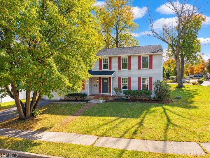 Property Photo:  32 Smith St  NJ 08840 