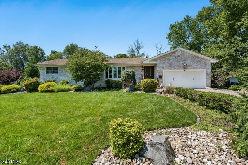 Property Photo:  196 Hawthorne Dr  NJ 07066 
