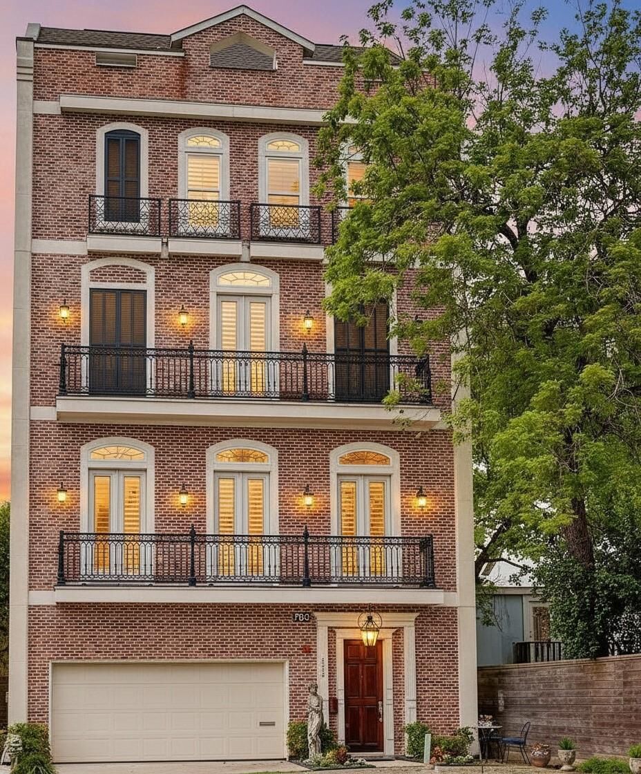 Property Photo: 4019 Driscoll Street TX 77098