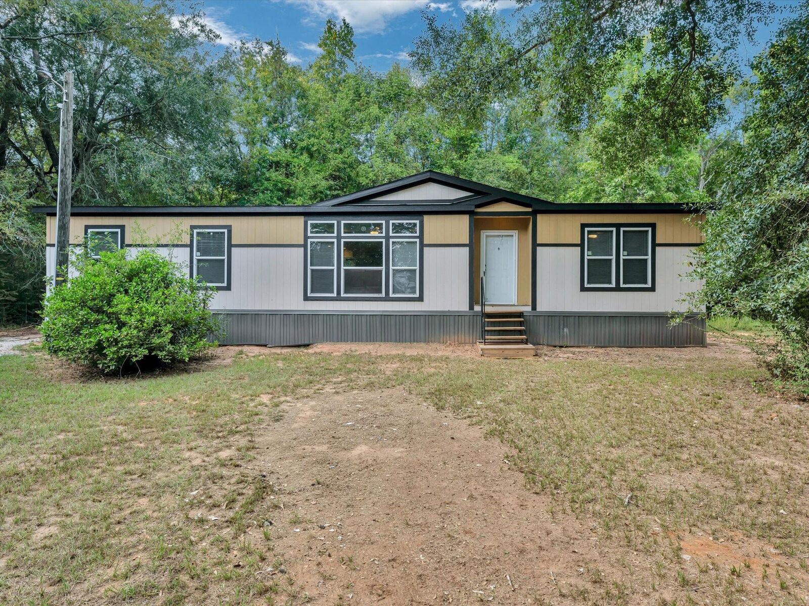 Property Photo:  1817 County Road 392  TX 75961 
