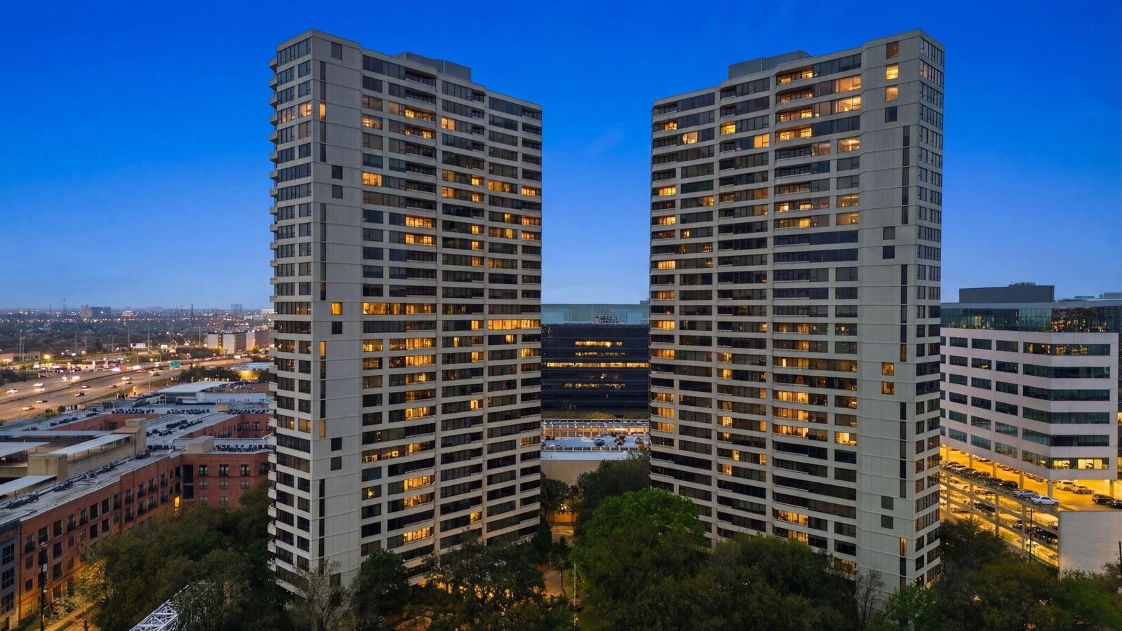 Property Photo:  15 Greenway Plaza 25J  TX 77046 