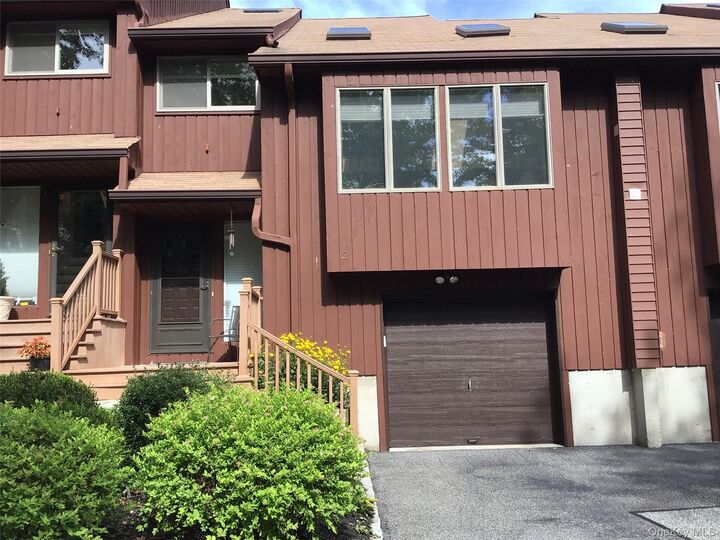 Property Photo:  2 Braemar Court 2  NY 10956 