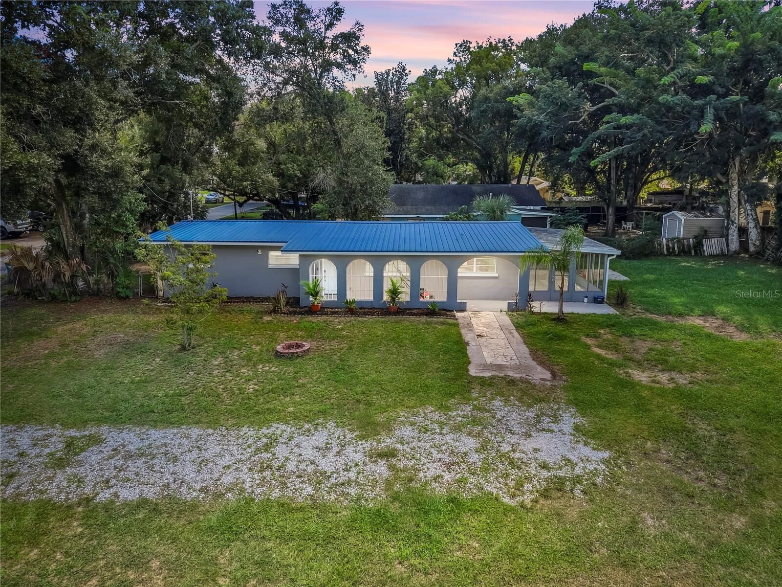 Property Photo:  1300 S Dewey Street  FL 32726 