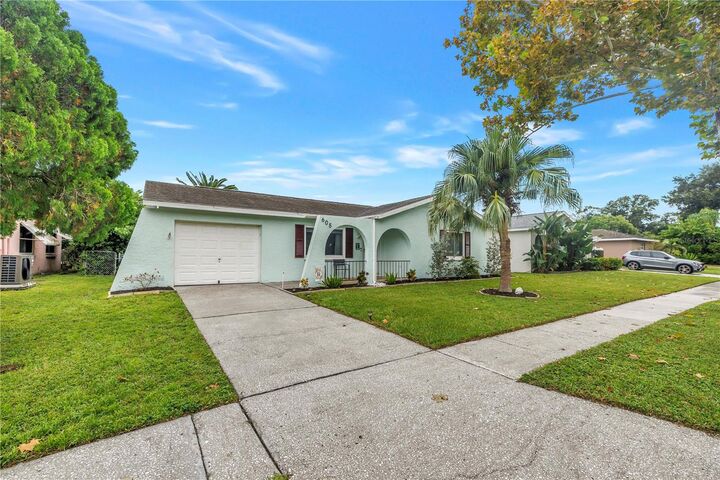 Property Photo:  605 5th Avenue SE  FL 33771 