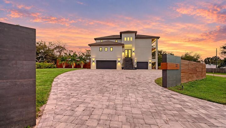 Property Photo: 327 Roberts Road FL 34275