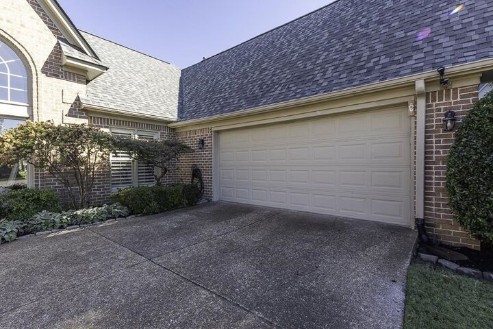 Property Photo: 141 McCall Cv N TN 38017