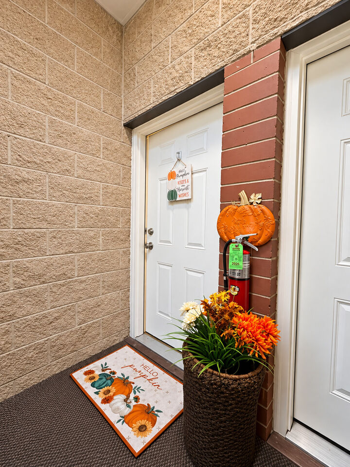 Property Photo:  4447 S Indiana Avenue 1R  IL 60653 