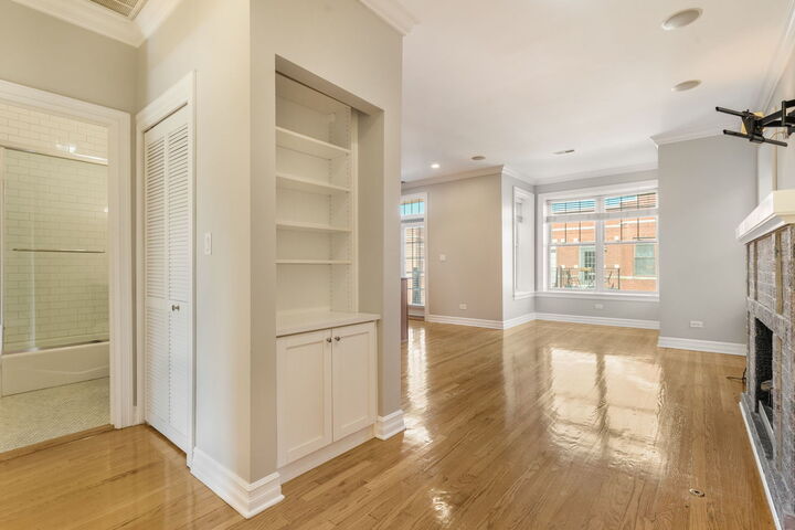 Property Photo:  2705 N Mildred Avenue 3A  IL 60614 