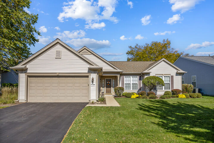Property Photo:  13300 Honeysuckle Drive  IL 60142 