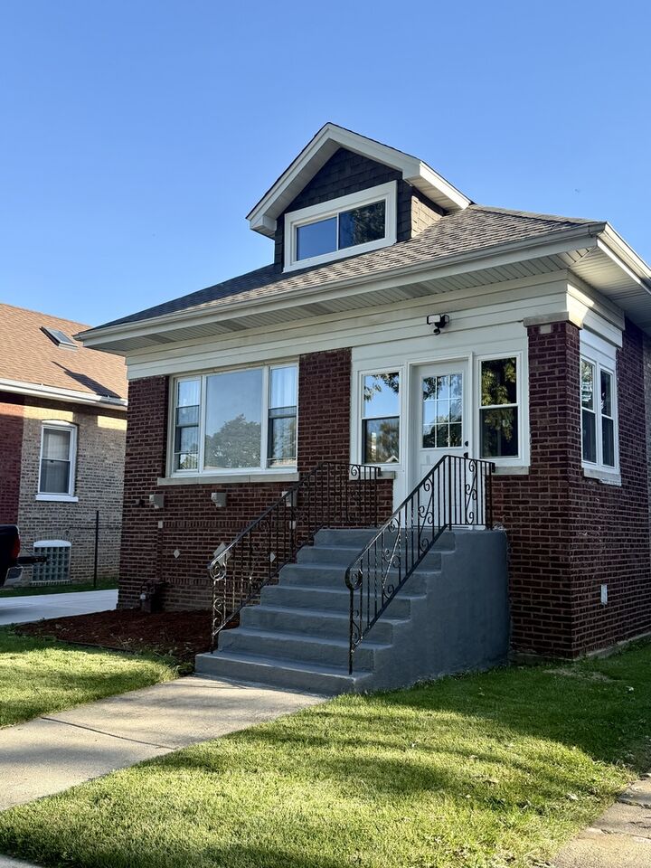 Property Photo:  1413 W 97th Street  IL 60643 