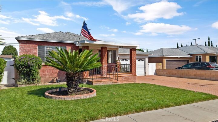 Property Photo:  1609 E Silva  CA 90807 