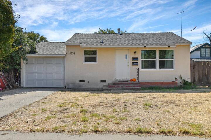 Property Photo: 1532 Teresa Street CA 95350