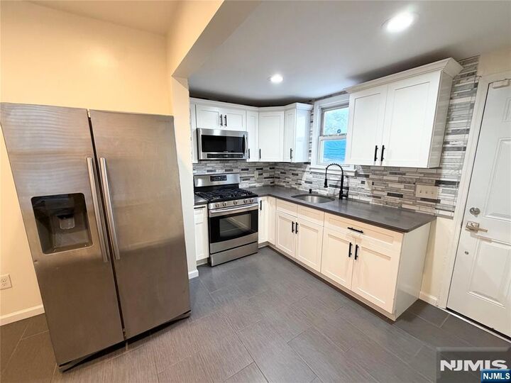 Property Photo:  664 Prospect  NJ 07022 