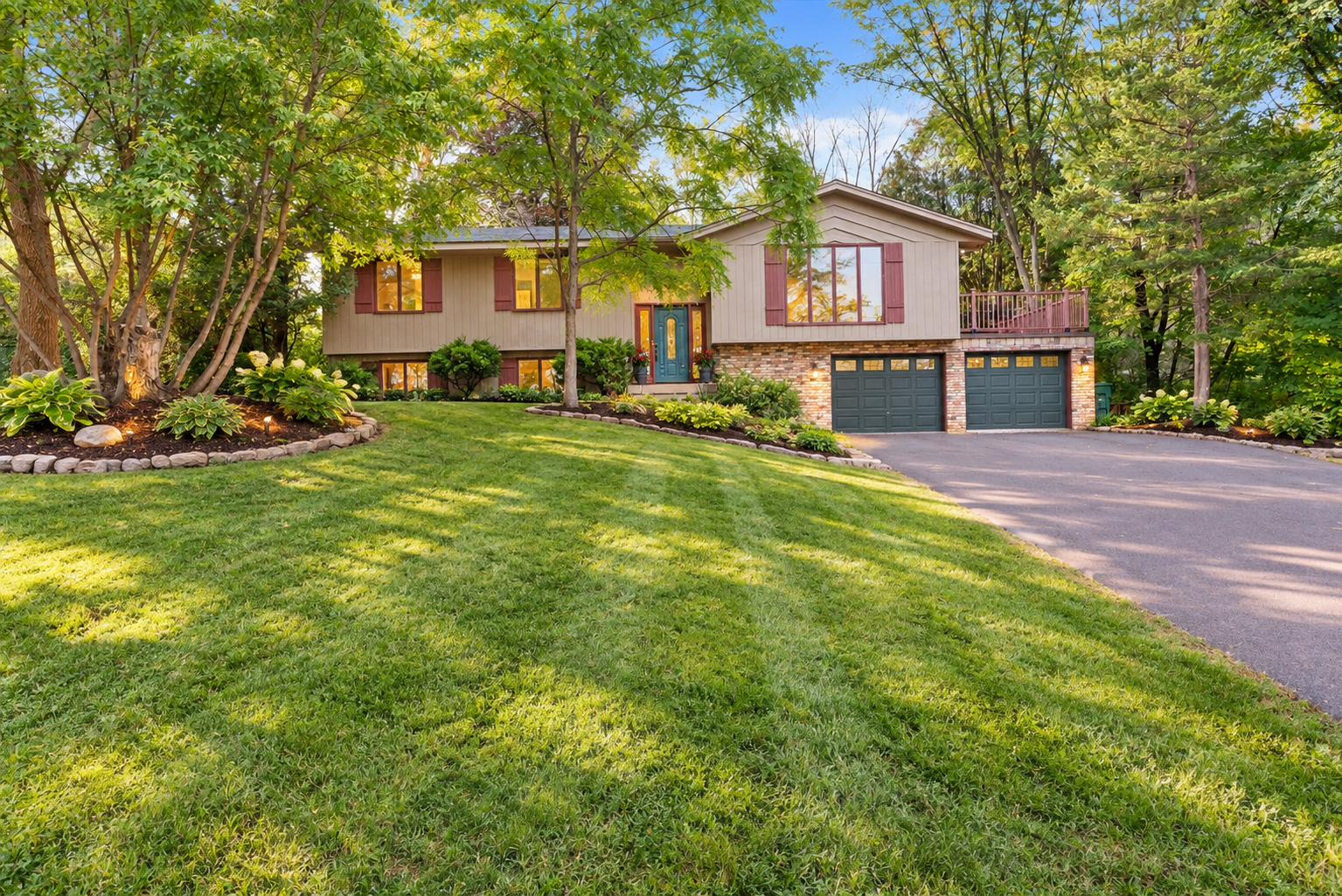 Property Photo: 5905 Country Club Road MN 55331