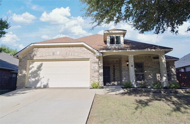 Property Photo: 1409 Fox Glen Trail TX 76063