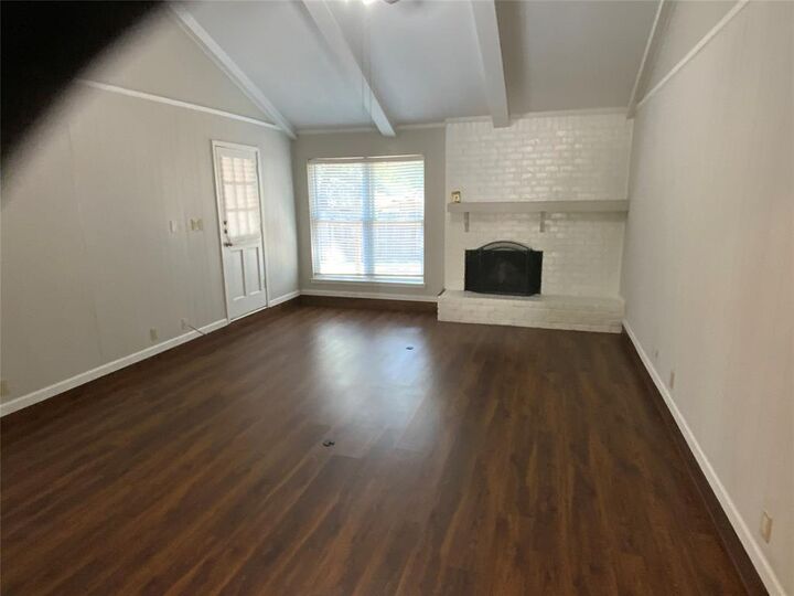 Property Photo:  1604 Brookhaven Circle  TX 76022 