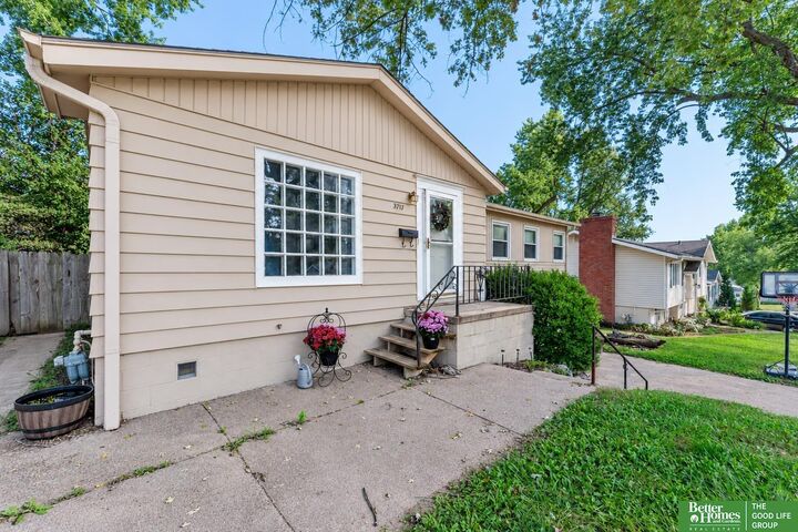 Property Photo:  3717 S 91st Street  NE 68124 