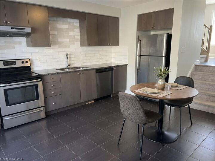 Property Photo:  12 Poplar Drive 48  ON N3C 3X2 