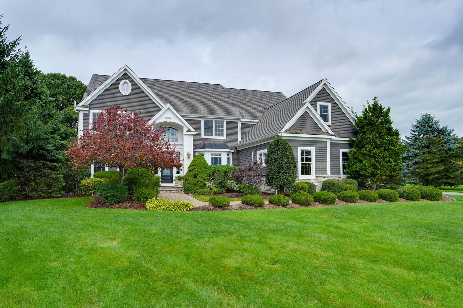 Property Photo:  4 Nipmuc Ln  MA 01772 
