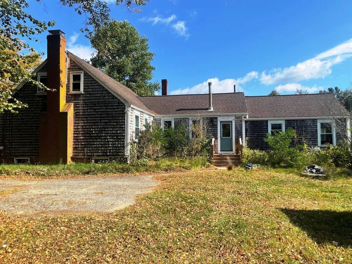Property Photo:  1118 Pleasant St  MA 02324 