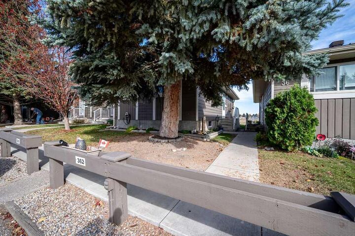 Property Photo:  14736 Deerfield Drive SE 35  AB T2J 5Y1 
