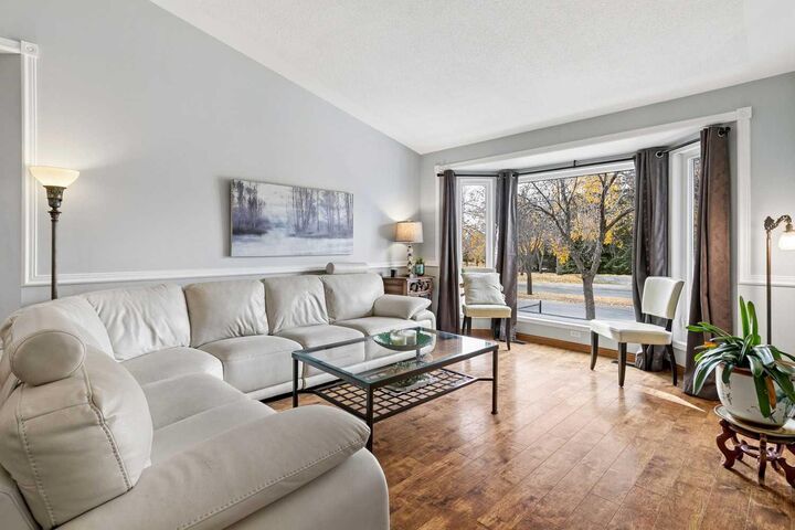 Property Photo:  66 Mountain Park Circle SE  AB T2Z 1N7 