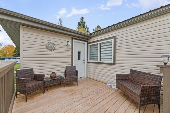 Property Photo:  1190 15 Avenue 32  AB T0M 0W0 