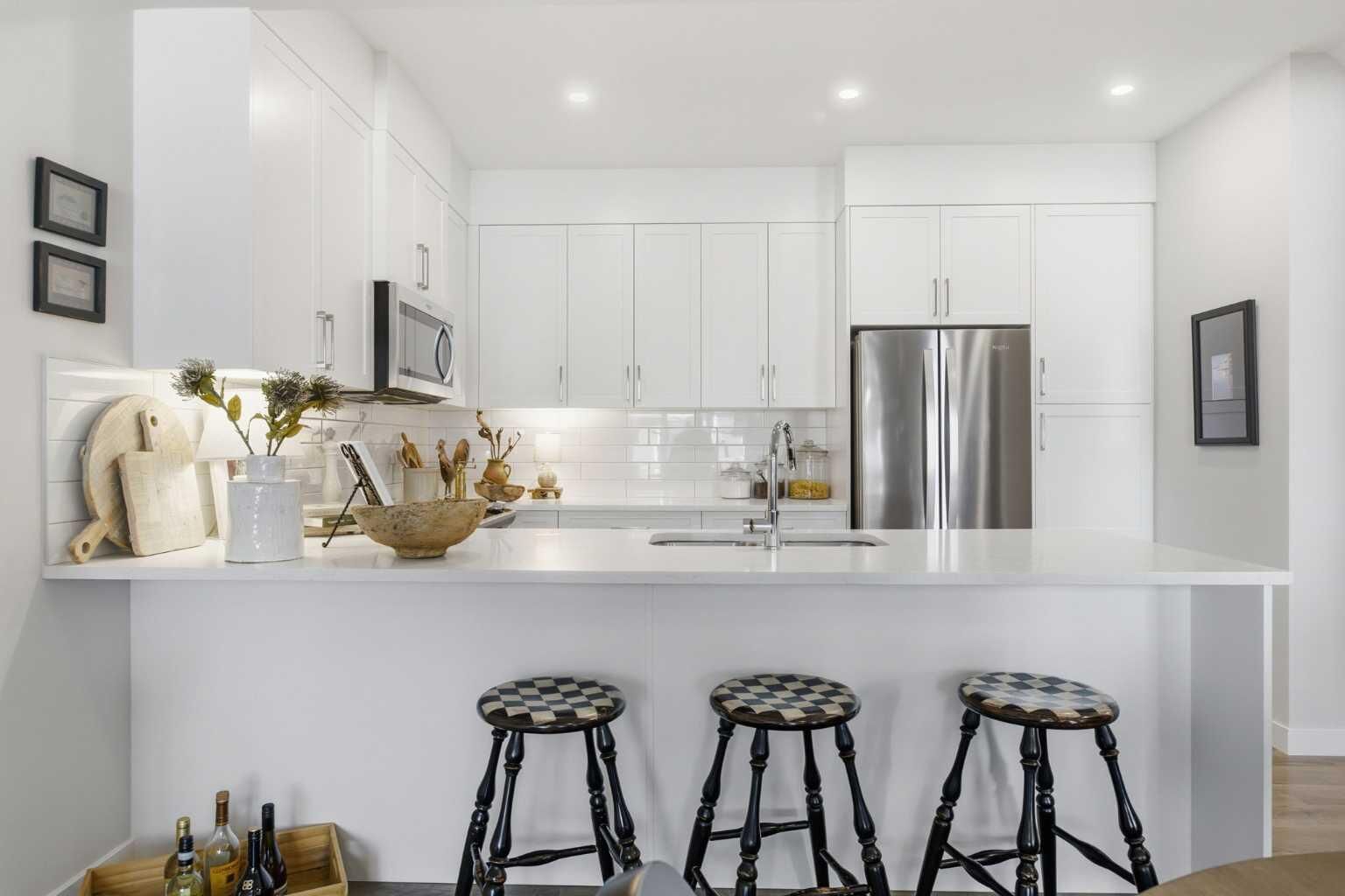 Property Photo:  307 Crestridge Common SW  AB T3B 6J5 