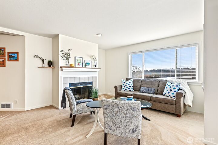 Property Photo: 2040 13th Avenue W 11 WA 98119