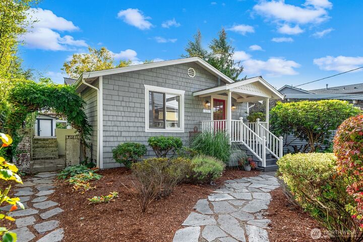Property Photo:  4107 SW Southern Street  WA 98136 