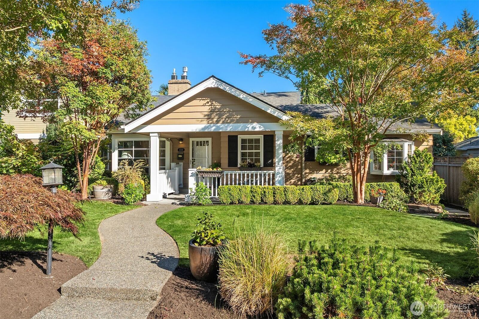 Property Photo: 6818 49th Avenue NE WA 98115