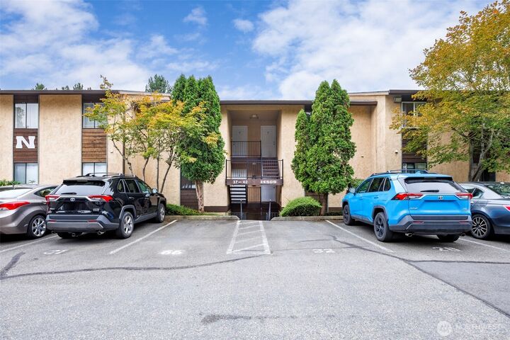 Property Photo: 14509 127th Lane NE N-39 WA 98034