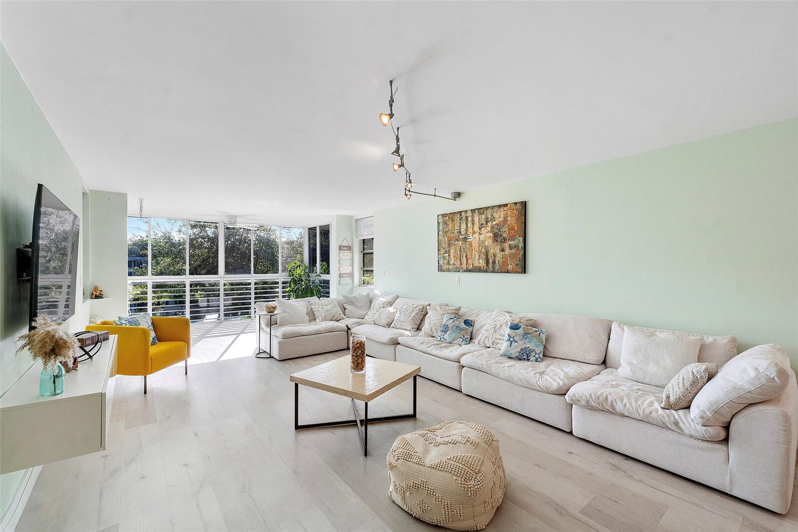 Property Photo: 4261 W Palm Aire Drive Unit 203 FL 33069