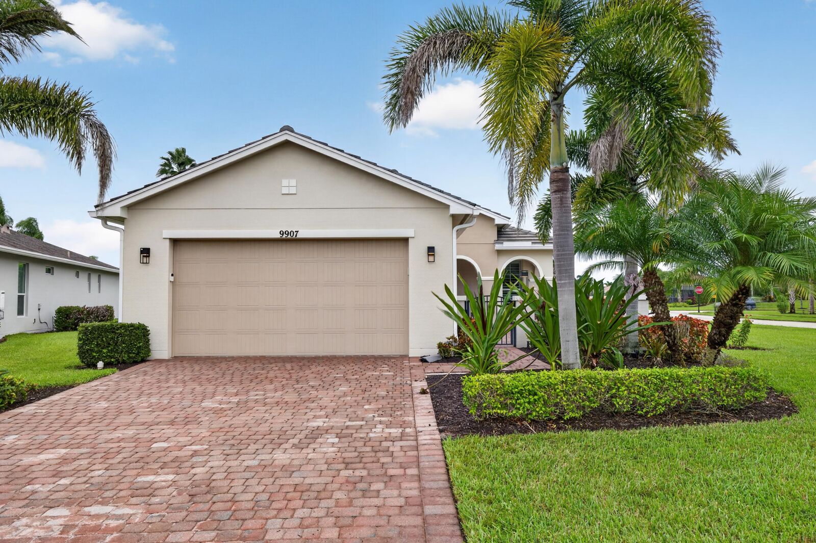 Property Photo:  9907 SW Trumpet Tree Circle  FL 34987 