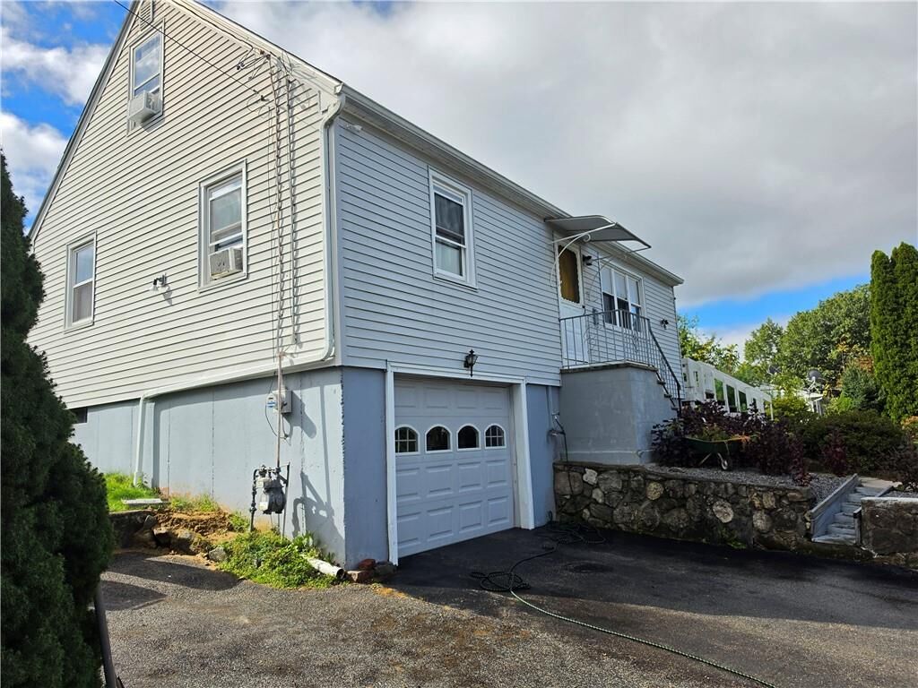 Property Photo:  4 Heritage Circle  RI 02919 