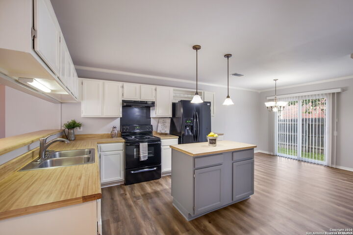 Property Photo:  330 Burkwood  TX 78108 