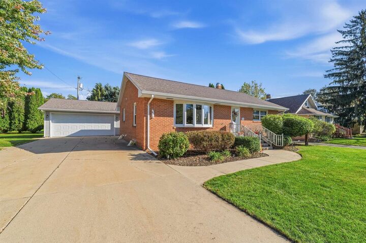 Property Photo: 943 Ransom Street WI 54971