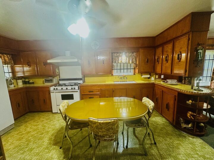 Property Photo:  2715 San Antonio  TX 77701 