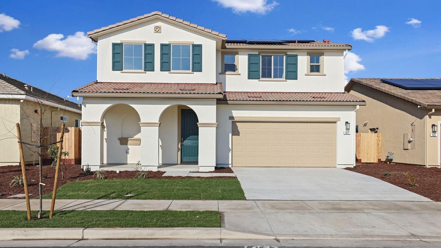 Property Photo:  917 E Fargo Street  CA 95204 