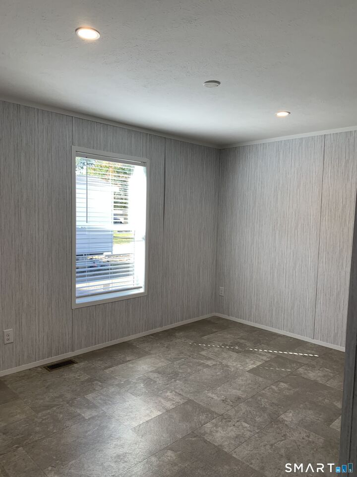 Property Photo:  1900 North Broad Street 14  CT 06450 
