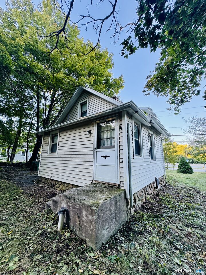 Property Photo:  
