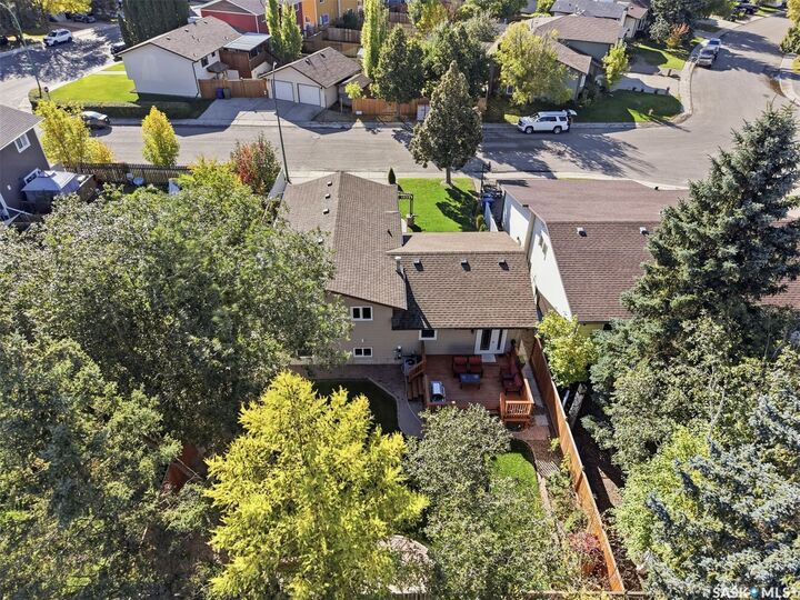 Property Photo:  62 Chomyn Crescent  SK S7K 7R5 