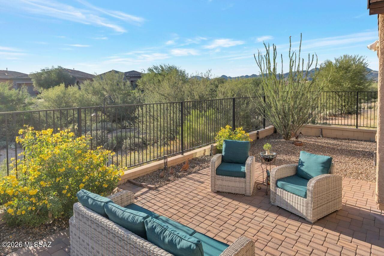 Property Photo:  13421 N Flaxleaf Place  AZ 85755 