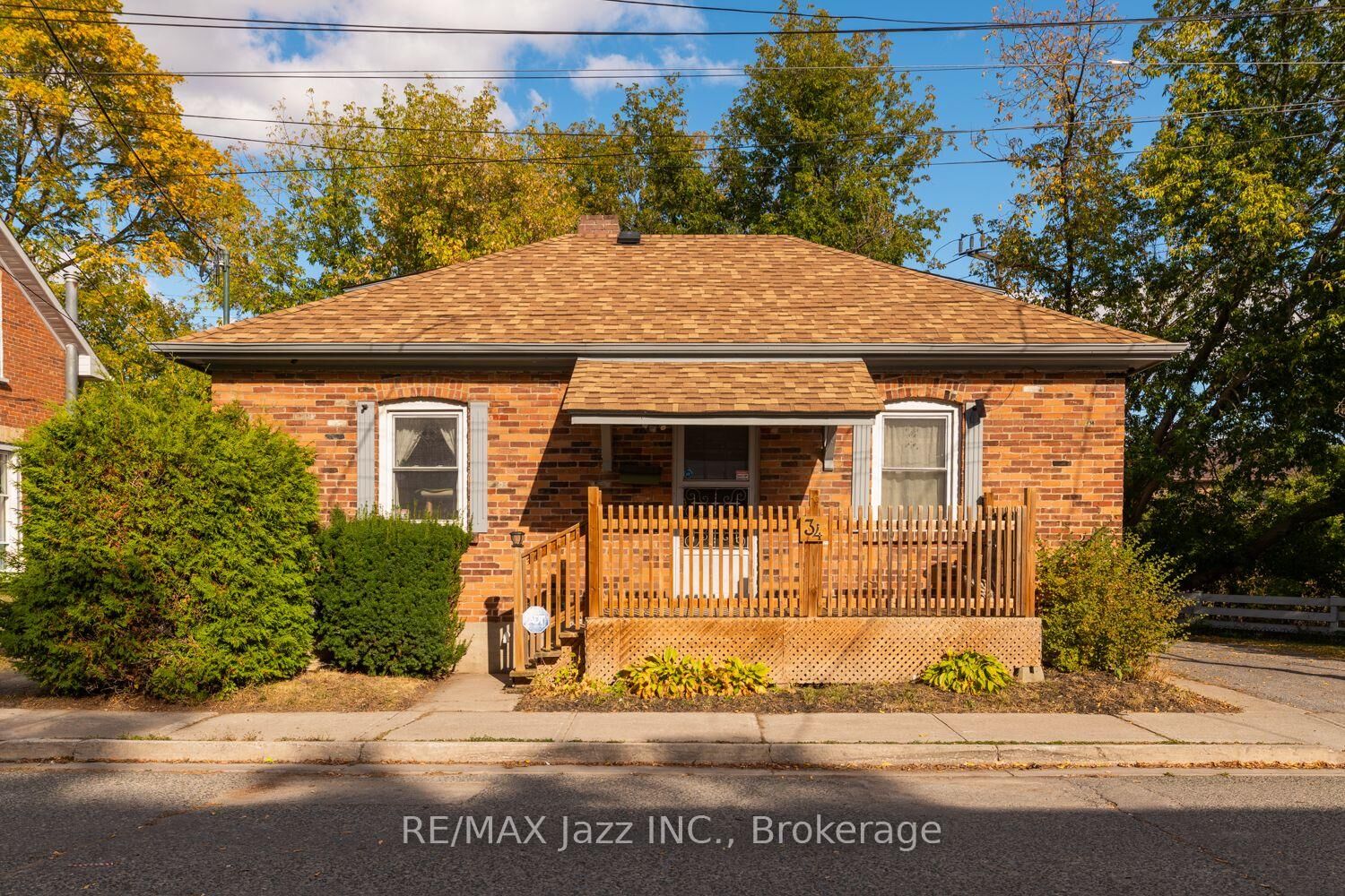 Property Photo:  34 Jackson Avenue  ON K9J 5B9 